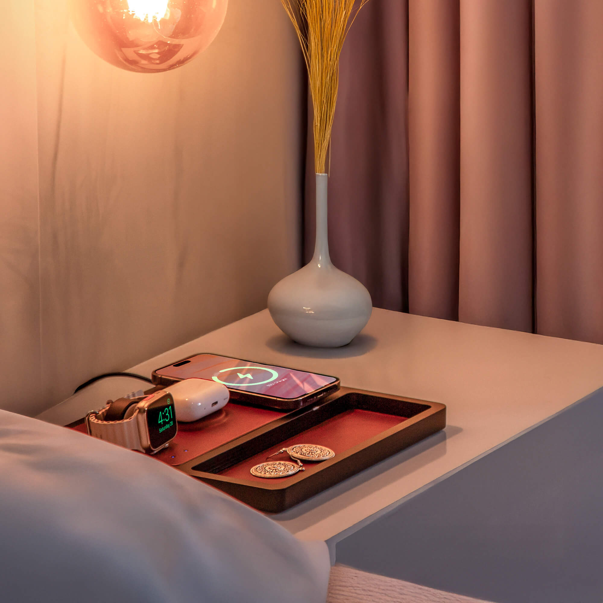 TRIO TRAY Saddle - 3-in-1 MagSafe Midnight Black Wireless Charger with Apple Watch Charging