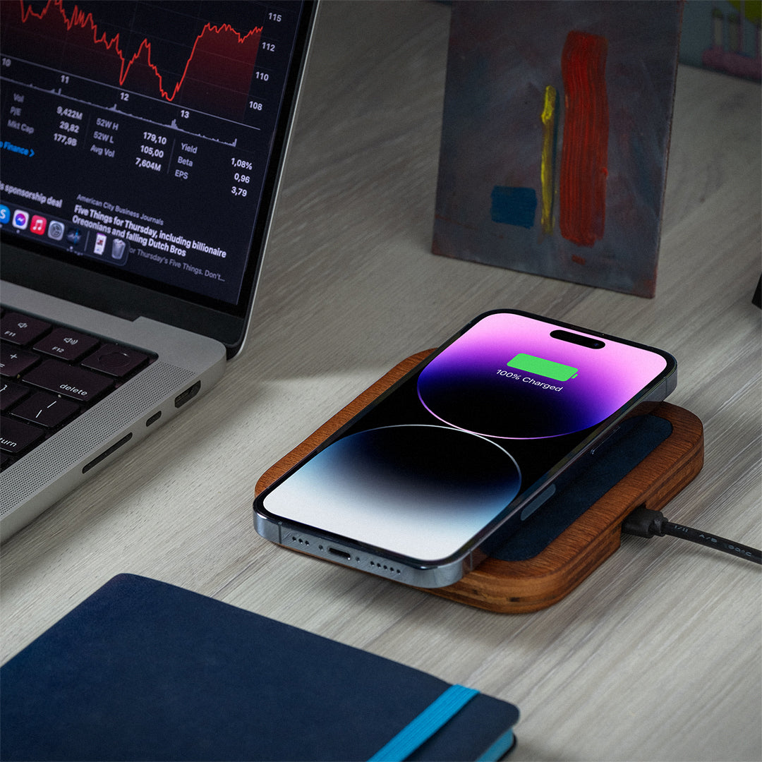 UNO Alcantara Blue - Single-Coil MagSafe Oak Wireless Charger Angle View lifestyle picture