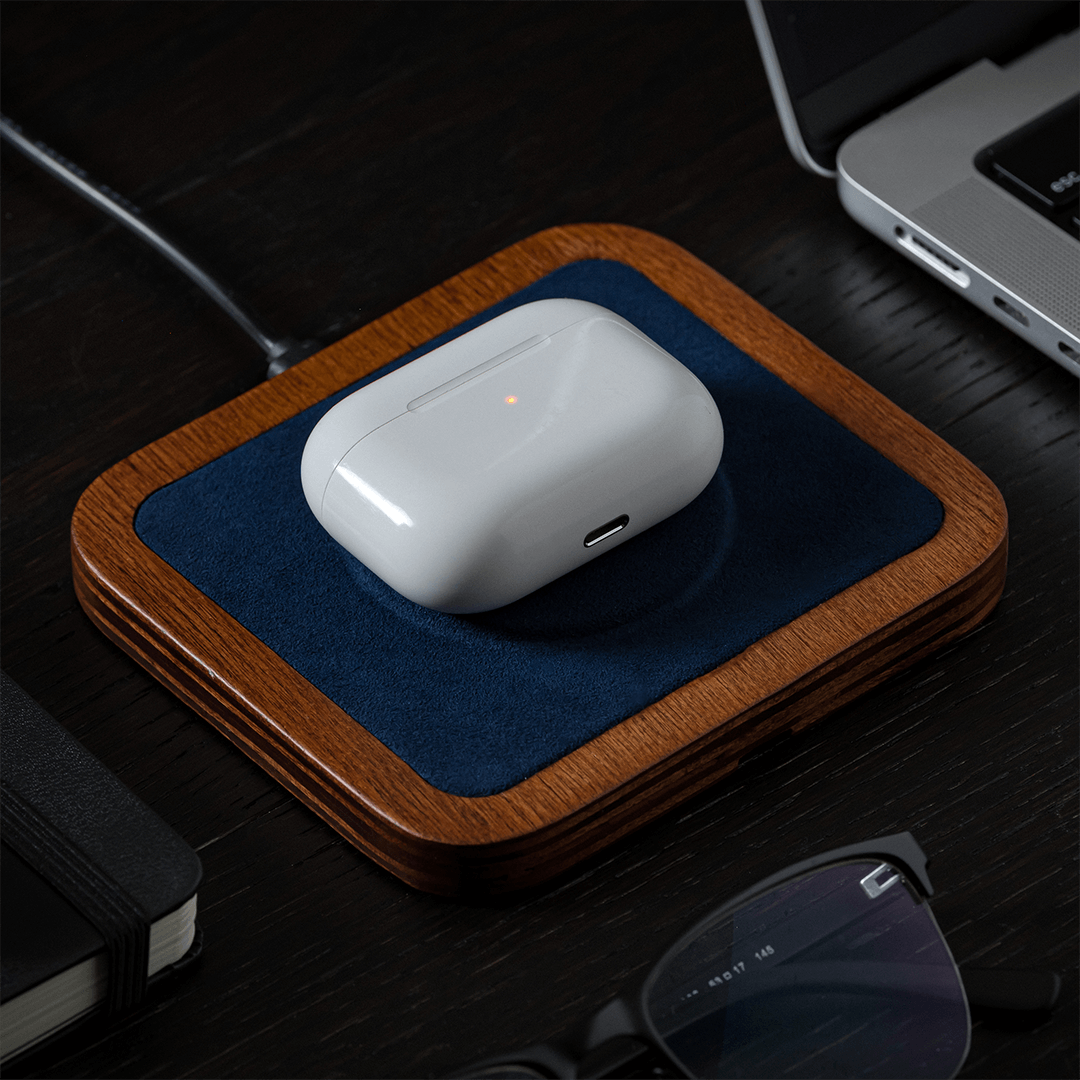 UNO Alcantara Blue - Single-Coil MagSafe Oak Wireless Charger Angle View, charging AirPods